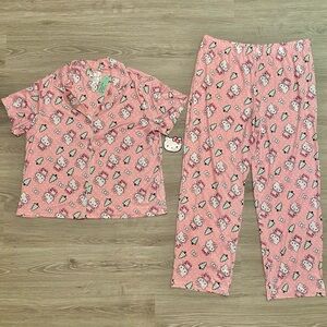 Ladies official Sanrio Pink Hello Kitty Pajama Set NWT 🎀